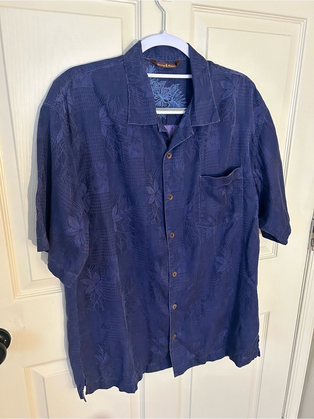 Tommy Bahama 100% Silk Button Down Jacquard Design Tropical Beach Wear Resort